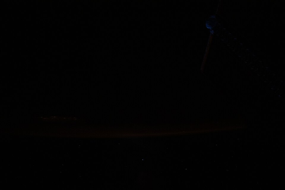 File:ISS061-E-132115 - View of Earth.jpg